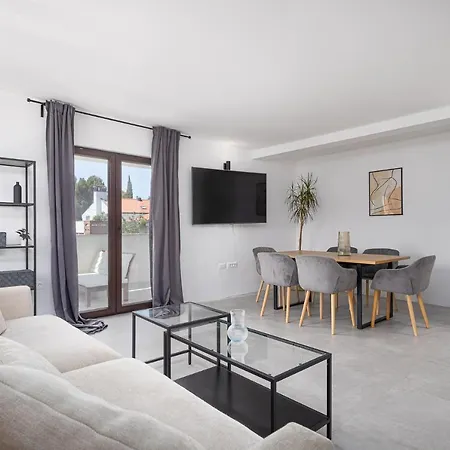 New Relax B4+1 With Whirpool Apartment Poreč